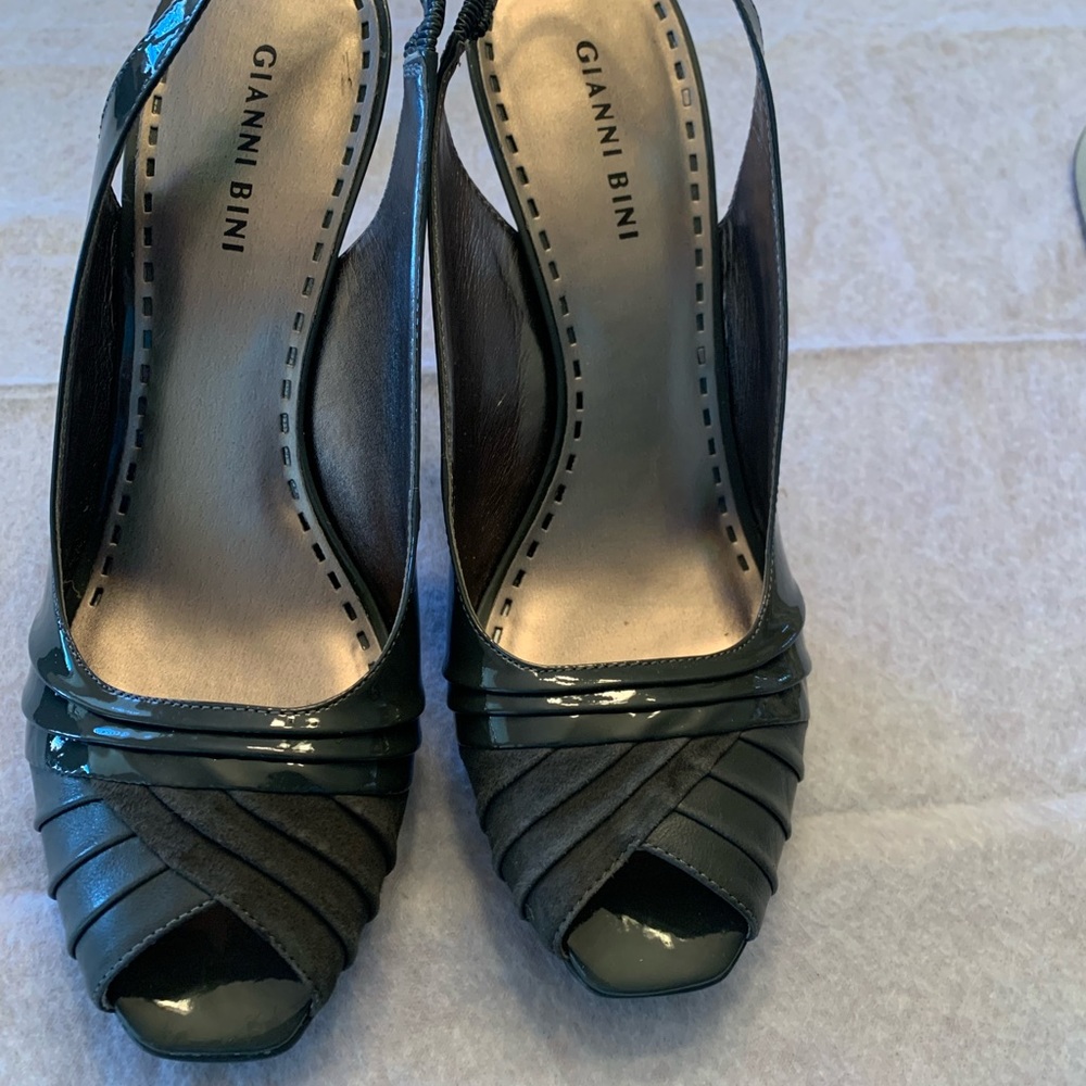 Ladies shoes size 10 Gianni Bini